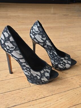 Alice + Olivia Black Florql Lace Peep-Toe Stiletto Heels